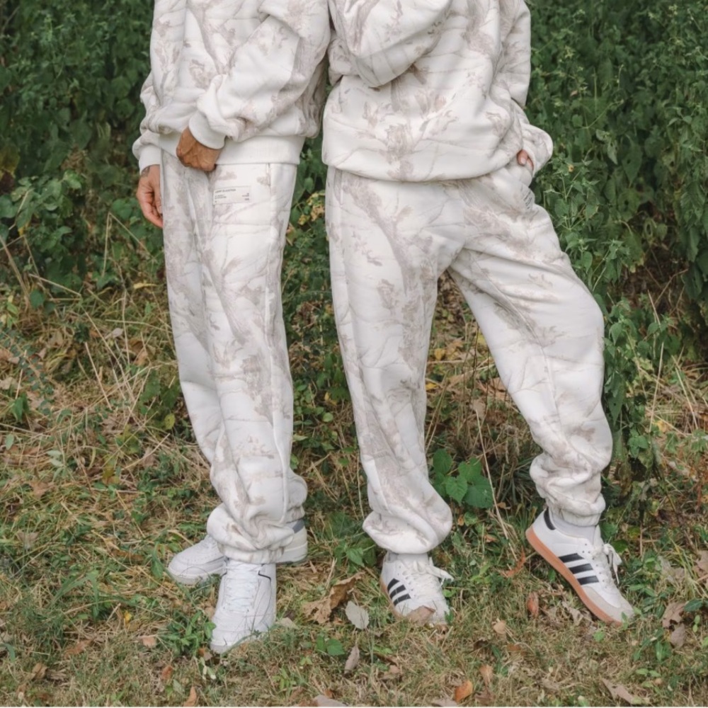 COMFRT CAMO SWEATPANTS - White Oak